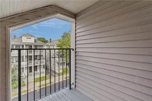 207 Oakland Ave, Providence, RI 02908 - Photo 3
