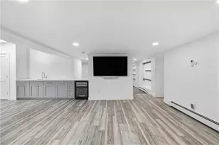 245 Eustis Ave, Newport, RI 02840 - Photo 11