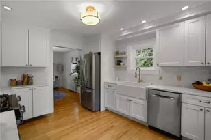 30 Ledge Rd, East Greenwich, RI 02818 - Photo 13