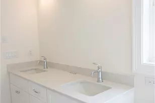 153 Revolution Wy, Middletown, RI 02840 - Photo 25