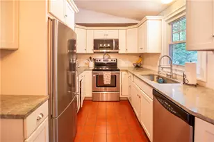 13 Sleepy Hollow Ct, Westerly, RI 02891 - Photo 3