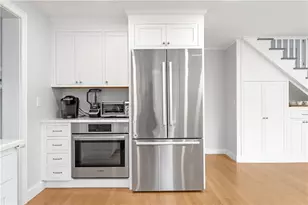 [Address not provided], Narragansett, RI 02882 - Photo 9