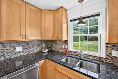 112 Greenwich Avenue, Warwick, RI 02886 - Photo 5