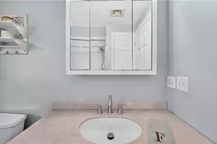 112 Greenwich Ave, Warwick, RI 02886 - Photo 29