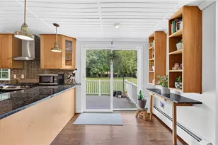 112 Greenwich Ave, Warwick, RI 02886 - Photo 9