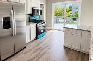 22 Greene St, West Warwick, RI 02893 - Photo 7