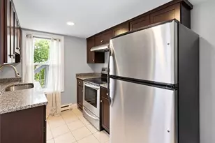 79 Franklin St, Bristol, RI 02809 - Photo 13