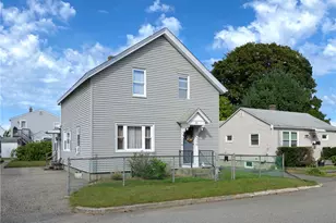 28 Gardner St, Pawtucket, RI 02861 - Photo 3