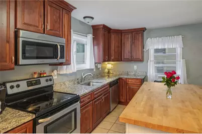 28 Gardner Street, Pawtucket, RI 02861 - Photo 5