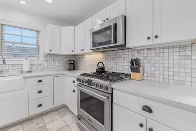 36 Beachview Terrace, Middletown, RI 02842 - Photo 7