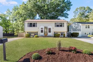 131 Kenyon Ave, Warwick, RI 02886 - Photo 1