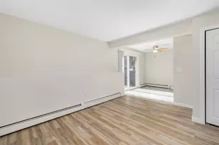 131 Kenyon Ave, Warwick, RI 02886 - Photo 17