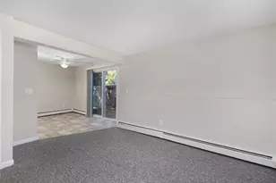 131 Kenyon Ave, Warwick, RI 02886 - Photo 7