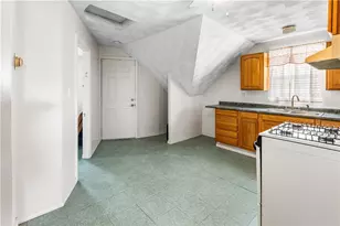 21 Berkley St, Providence, RI 02908 - Photo 23