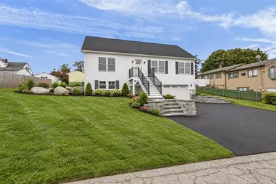 121 Robert Gray Avenue, Tiverton, RI 02878 - Photo 3