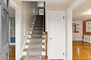14 Englewood Ln, Warwick, RI 02888 - Photo 5