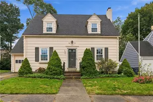 14 Englewood Ln, Warwick, RI 02888 - Photo 1