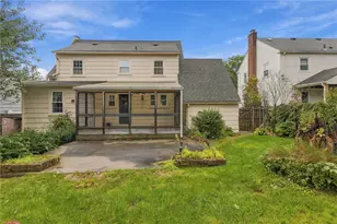 14 Englewood Ln, Warwick, RI 02888 - Photo 3
