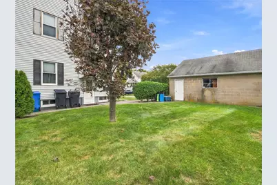 33 Governor Street, Cranston, RI 02920 - Photo 21