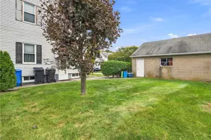 33 Governor St, Cranston, RI 02920 - Photo 21