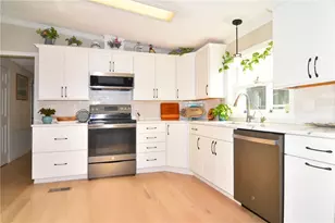 19 Healey Brook Ct, South Kingstown, RI 02879 - Photo 9