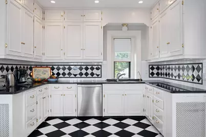 36 Beacon Hill Road, Newport, RI 02840 - Photo 11