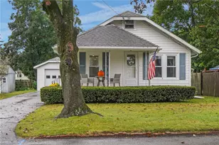 64 Crest Ave, Warwick, RI 02886 - Photo 3