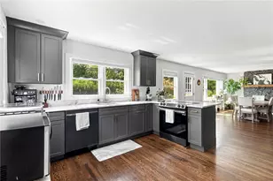 561 Boyds Ln, Portsmouth, RI 02871 - Photo 7