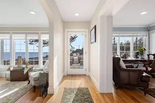 124 Memorial Blvd, Newport, RI 02840 - Photo 11