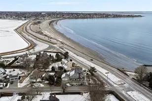 124 Memorial Blvd, Newport, RI 02840 - Photo 3