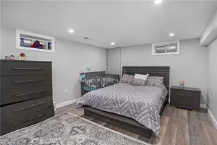 807 Pontiac Ave, Cranston, RI 02910 - Photo 21
