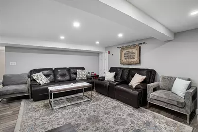 807 Pontiac Avenue, Cranston, RI 02910 - Photo 17