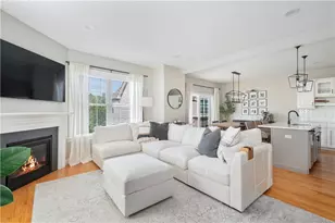 601 Hunting Hill Dr, Cumberland, RI 02864 - Photo 1