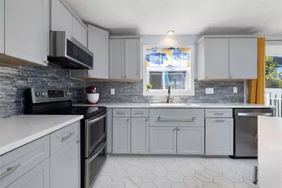 16 Aurelia Drive, Providence, RI 02909 - Photo 3