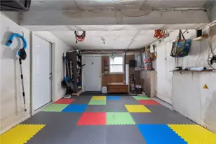 16 Aurelia Dr, Providence, RI 02909 - Photo 23