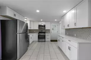 66 Palace Ave, Warwick, RI 02886 - Photo 3