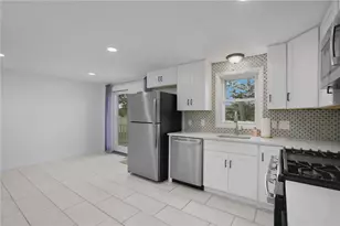 66 Palace Ave, Warwick, RI 02886 - Photo 7