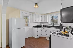 439 Farnum Pike, Smithfield, RI 02917 - Photo 9