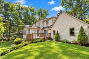 8 Woodcrest Dr, Cumberland, RI 02864 - Photo 3