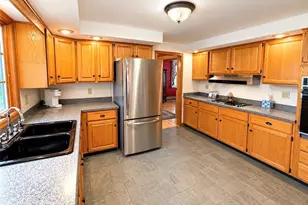 8 Woodcrest Dr, Cumberland, RI 02864 - Photo 11