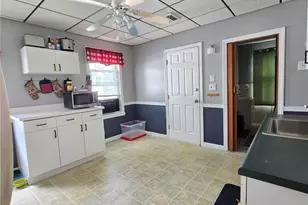 33 Winthrop Ave, Pawtucket, RI 02861 - Photo 3