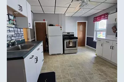 33 Winthrop Avenue, Pawtucket, RI 02861 - Photo 5