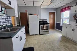 33 Winthrop Ave, Pawtucket, RI 02861 - Photo 5