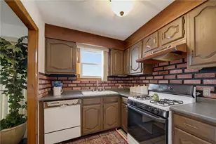 11 Old Barrington Rd, East Providence, RI 02915 - Photo 13