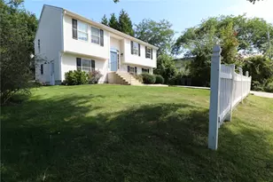 22 Fairway Dr, Narragansett, RI 02882 - Photo 3