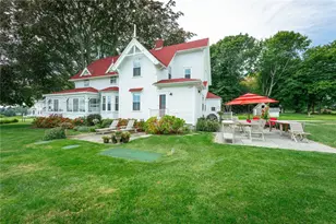 60 Poppasquash Rd, Bristol, RI 02809 - Photo 33