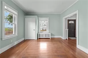 49 Woodbine St, Providence, RI 02906 - Photo 7