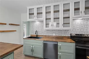 49 Woodbine St, Providence, RI 02906 - Photo 17