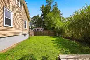 21 Overbrook Ave, Warwick, RI 02889 - Photo 5