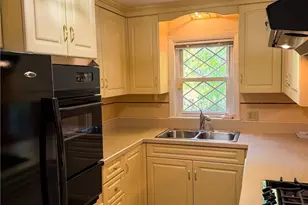 411 Mendon Rd, Woonsocket, RI 02895 - Photo 11